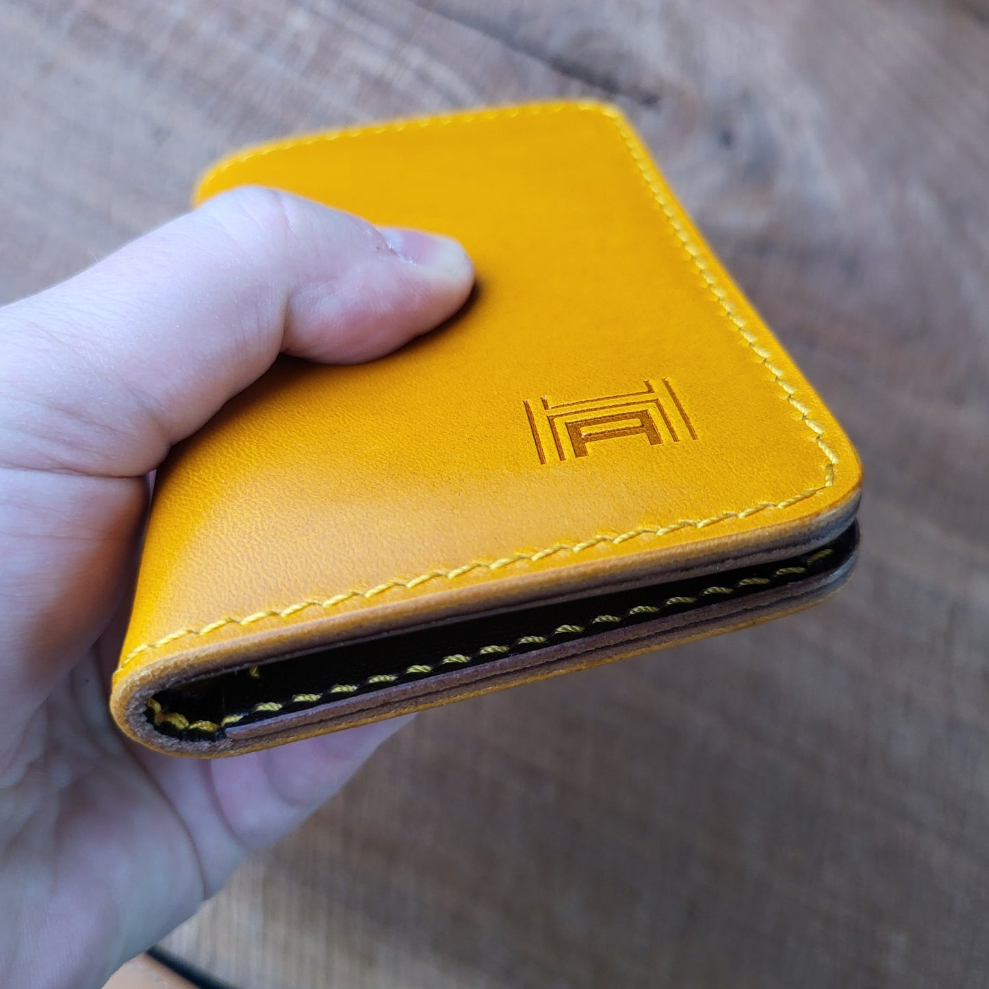 Vertical Curved Cross Card Wallet