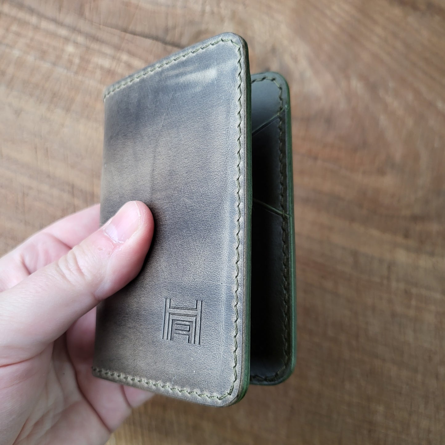 Vertical Curved Cross Card Wallet
