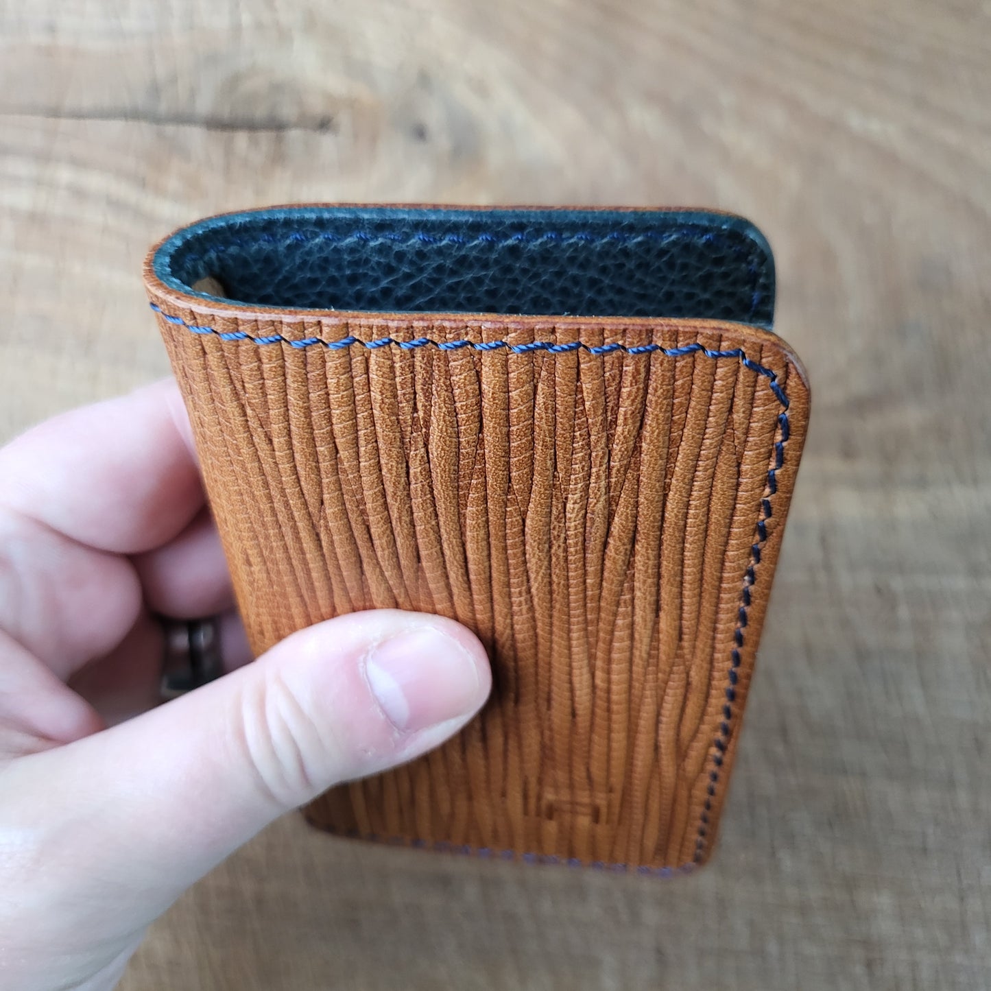Vertical Curved Cross Card Wallet