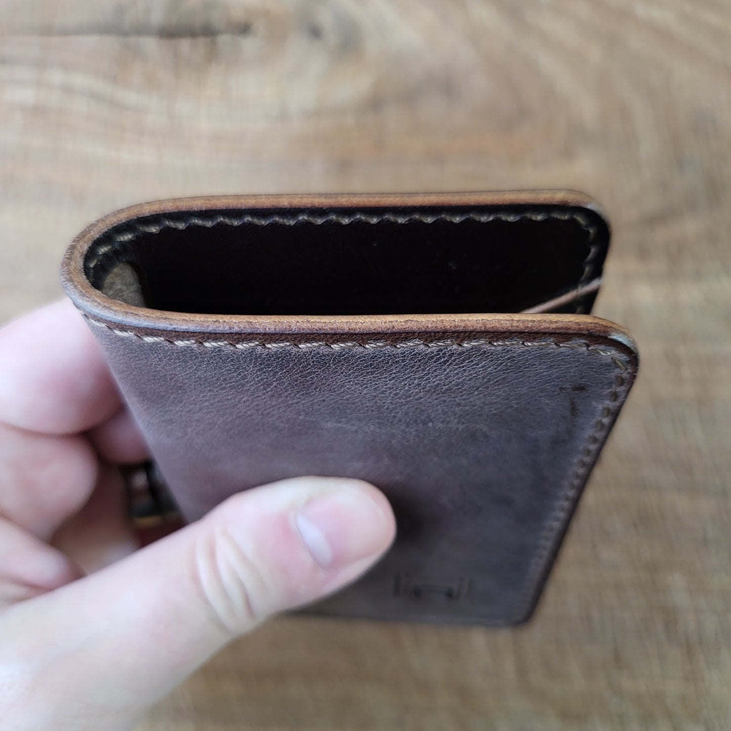 Vertical Curved Cross Card Wallet