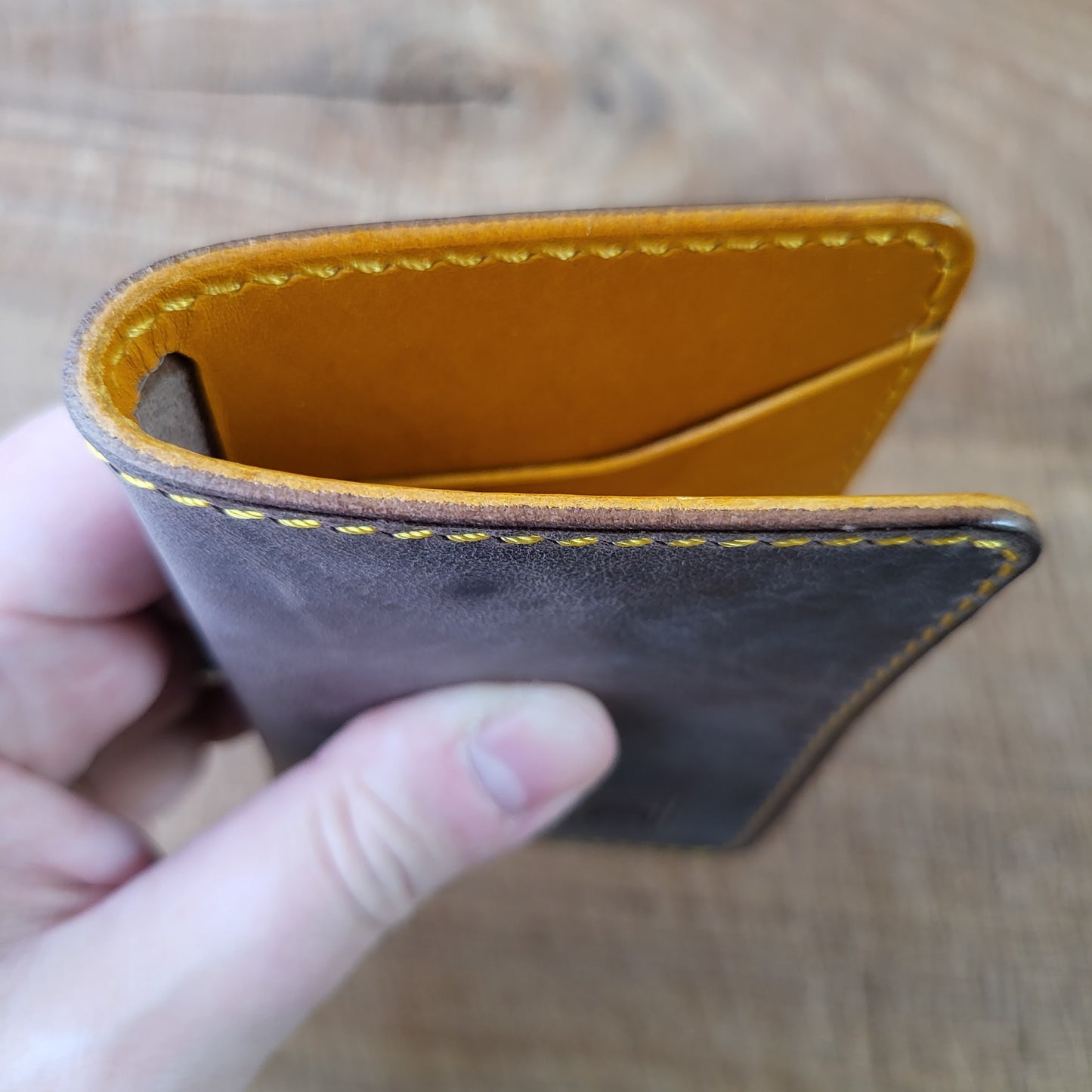 Vertical Curved Cross Card Wallet