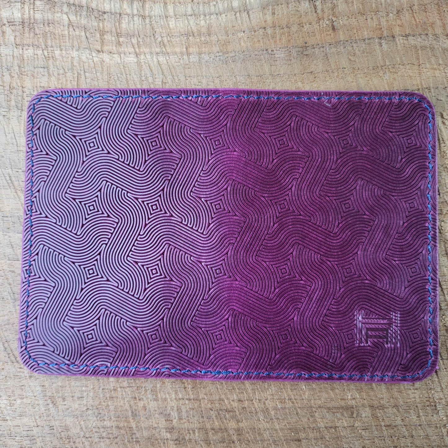 Vertical Curved Cross Card Wallet