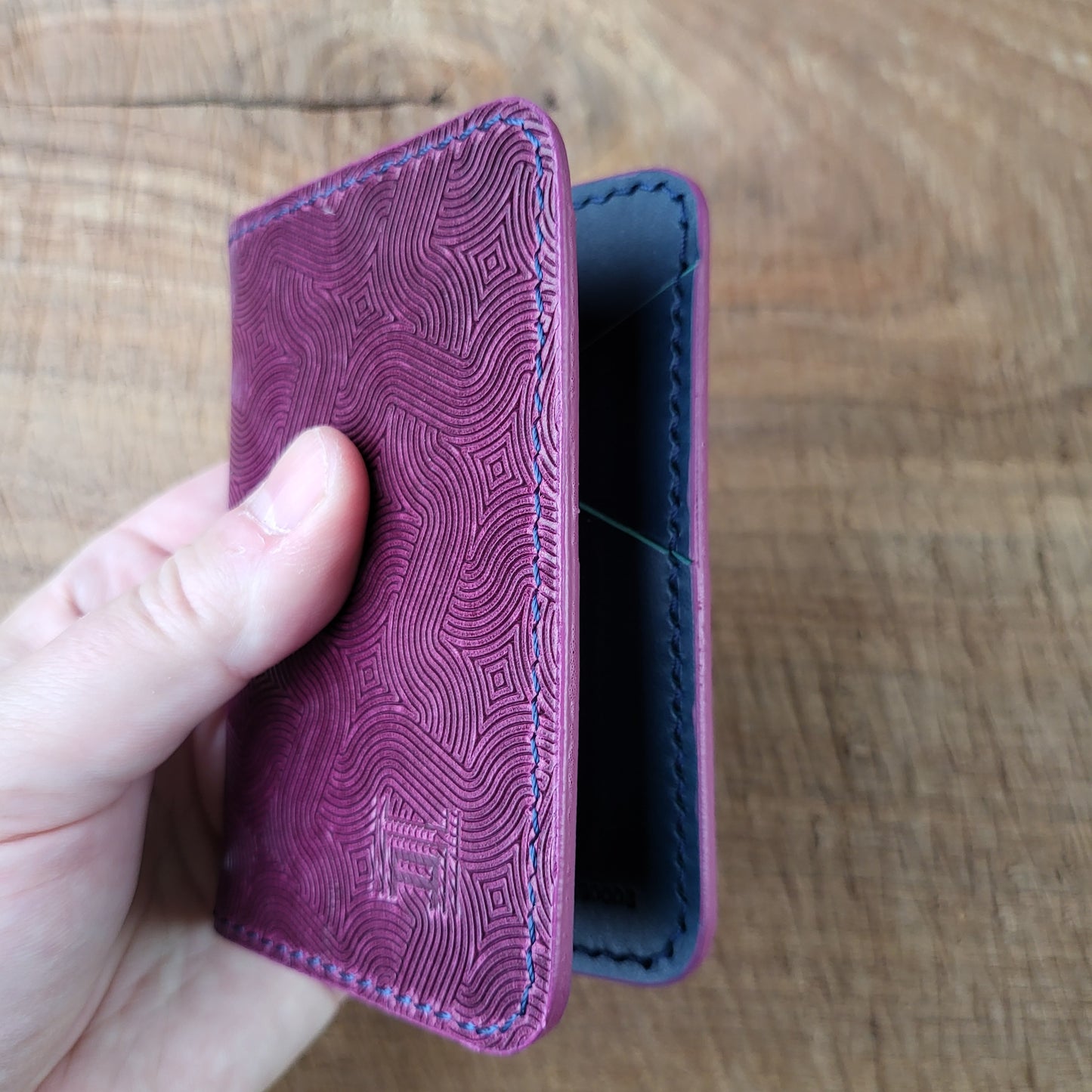 Vertical Curved Cross Card Wallet