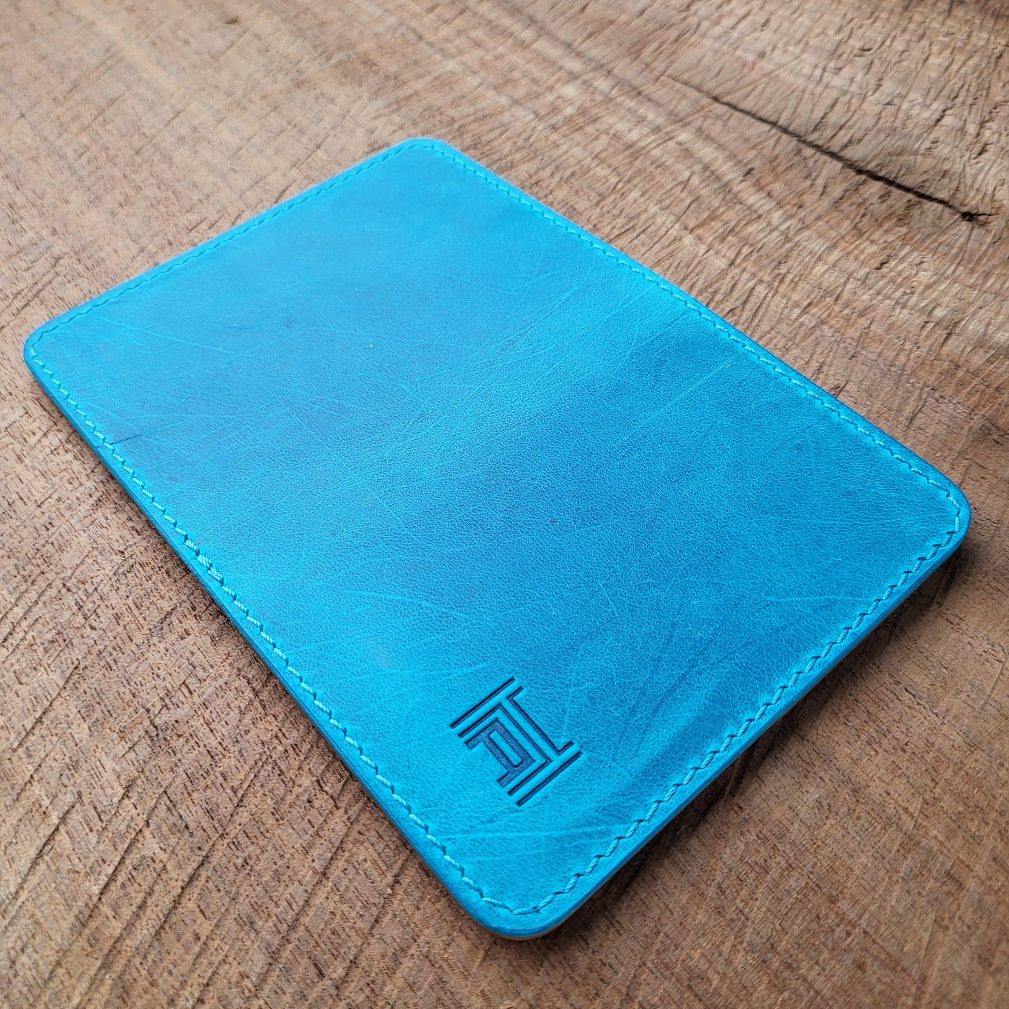 Vertical Curved Cross Card Wallet