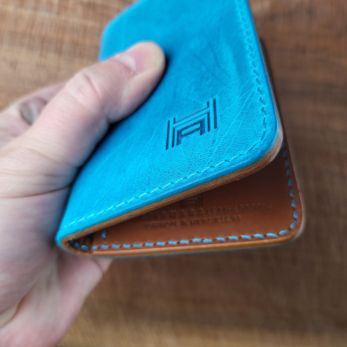 Vertical Curved Cross Card Wallet