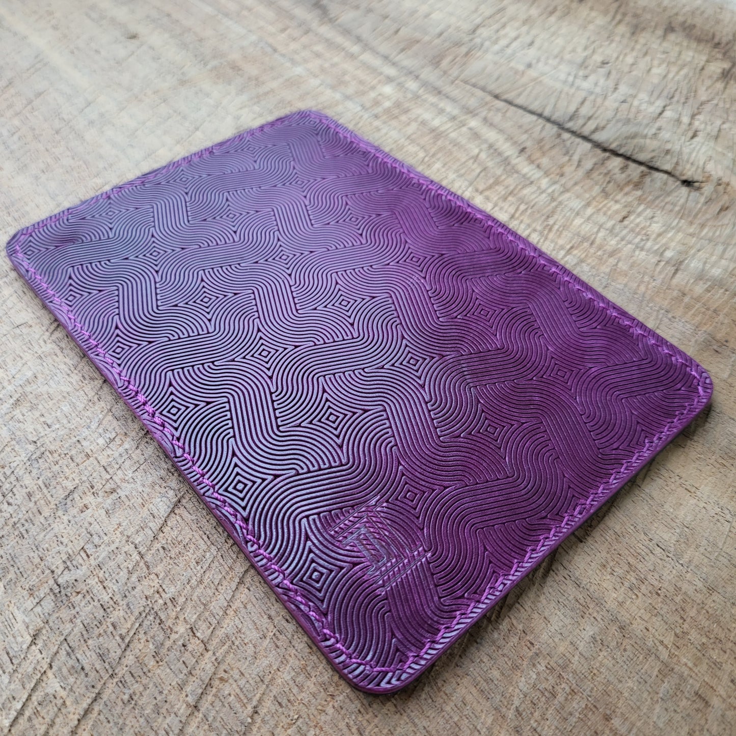 Vertical Curved Cross Card Wallet