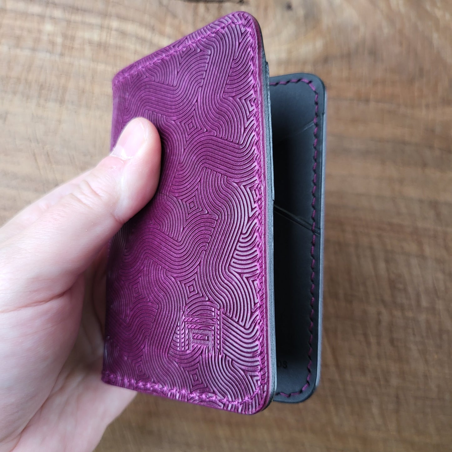 Vertical Curved Cross Card Wallet
