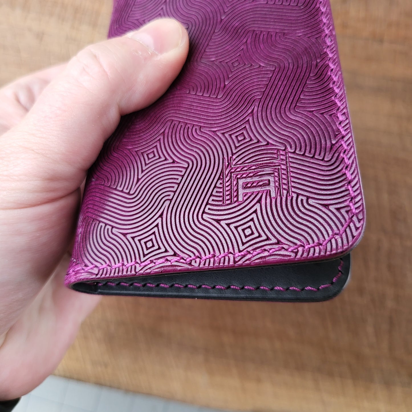 Vertical Curved Cross Card Wallet
