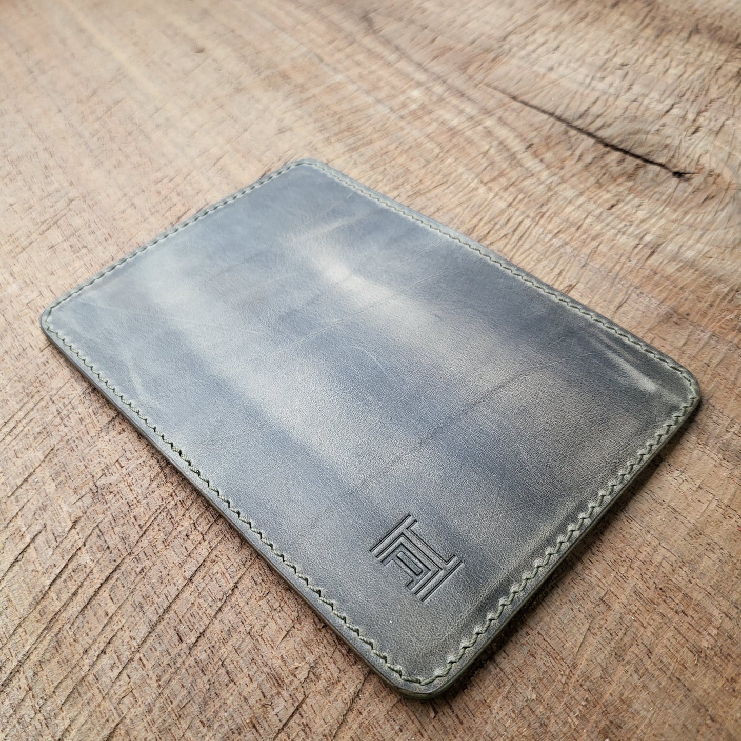 Vertical Curved Cross Card Wallet
