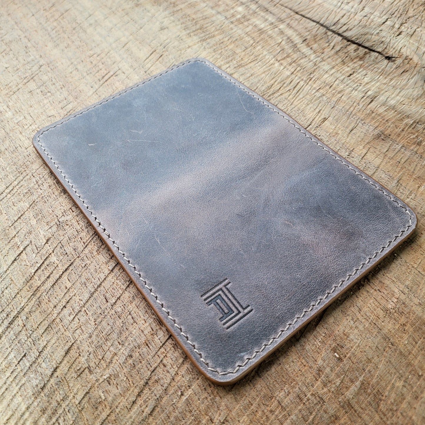 Vertical Curved Cross Card Wallet