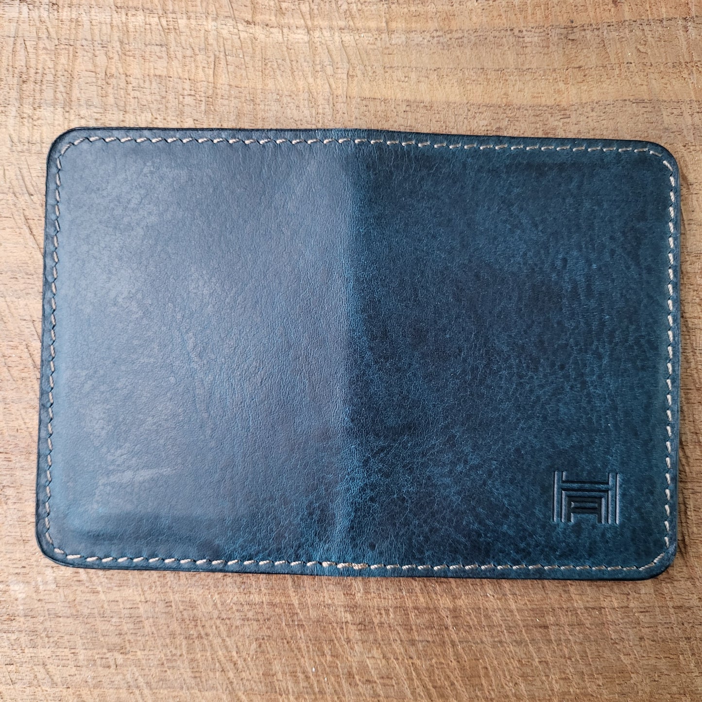 Vertical Curved Cross Card Wallet