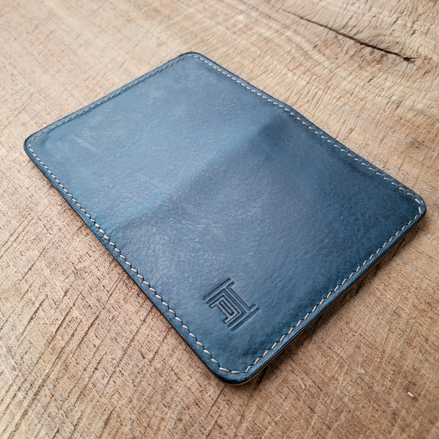 Vertical Curved Cross Card Wallet