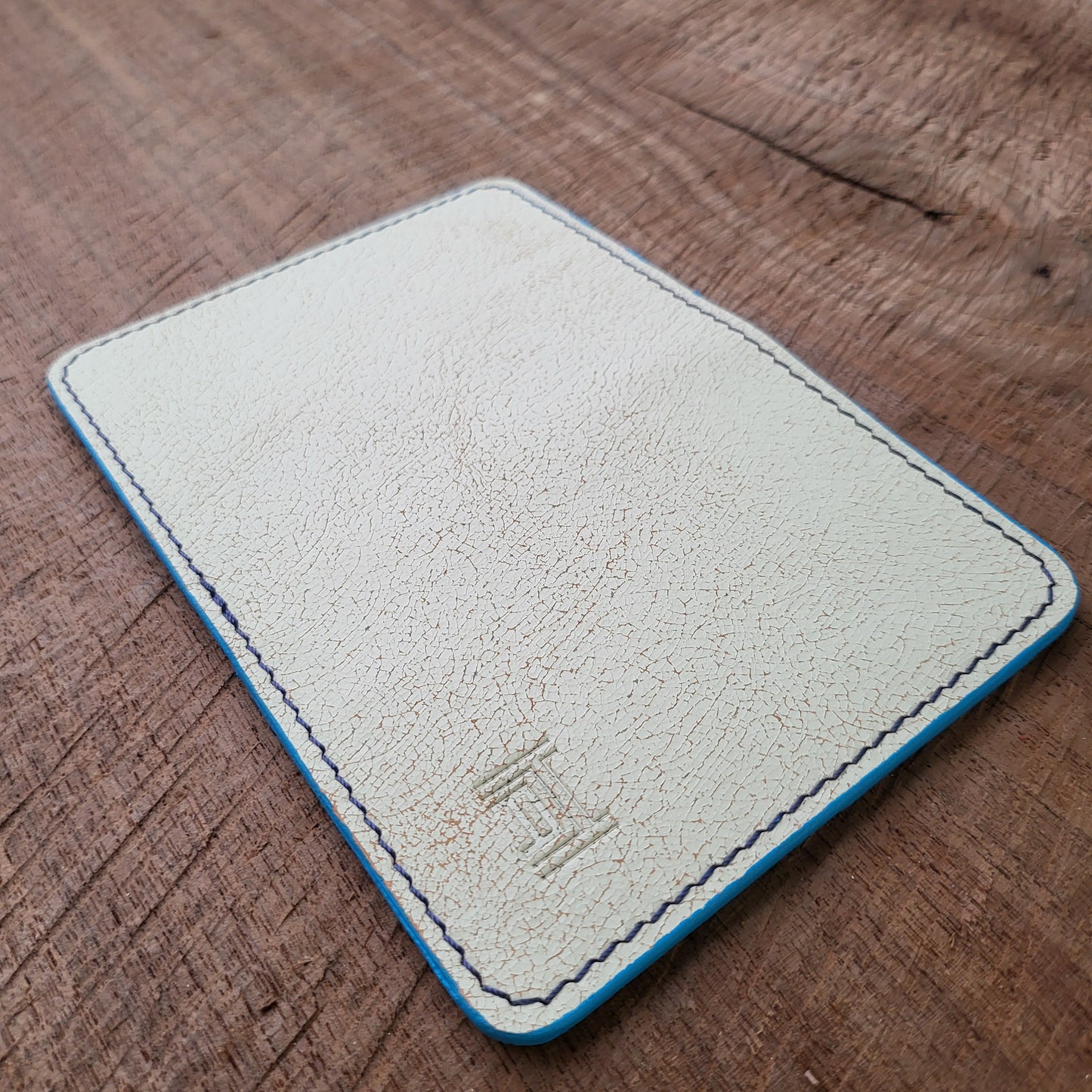 Vertical Curved Cross Card Wallet