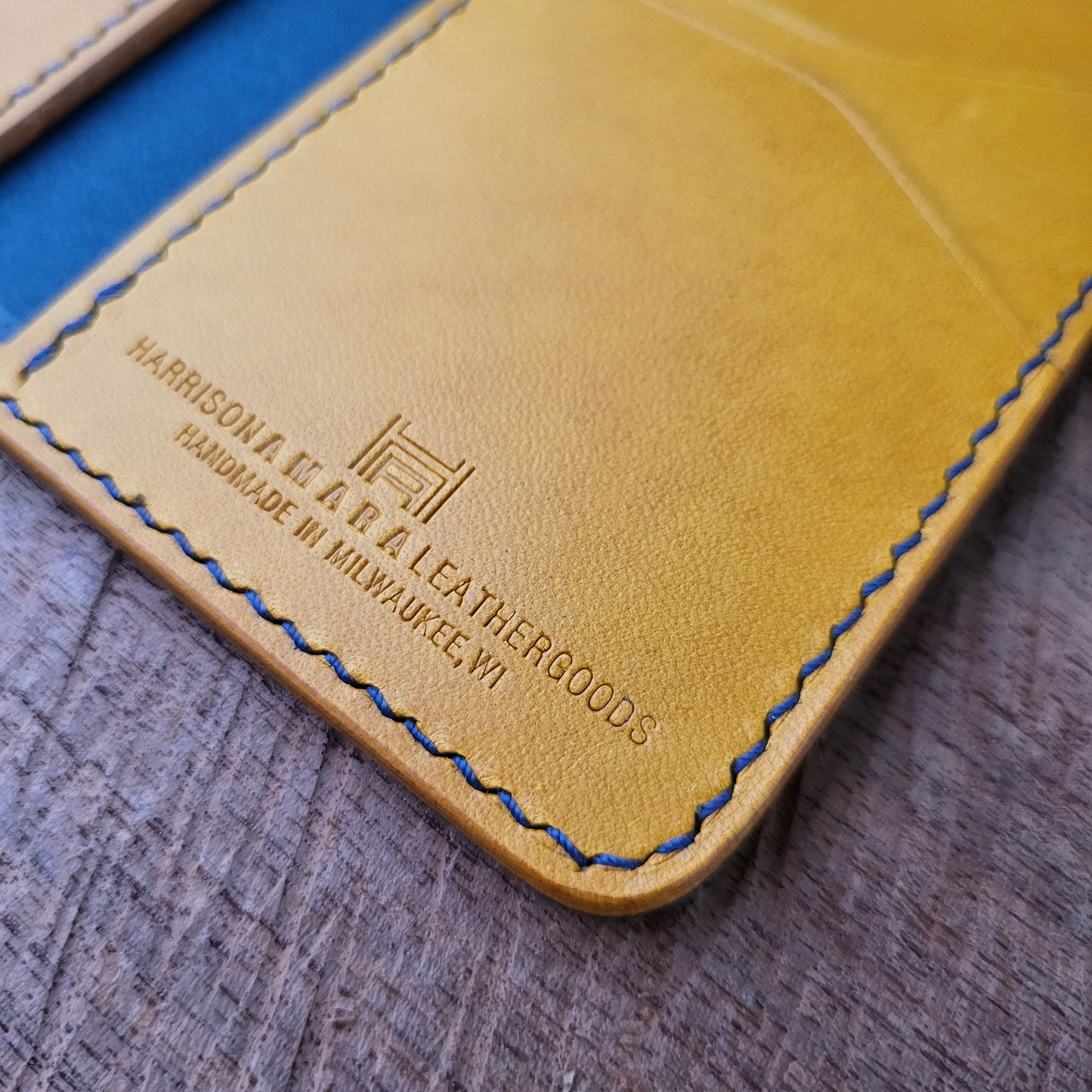 Vertical Curved Cross Card Wallet