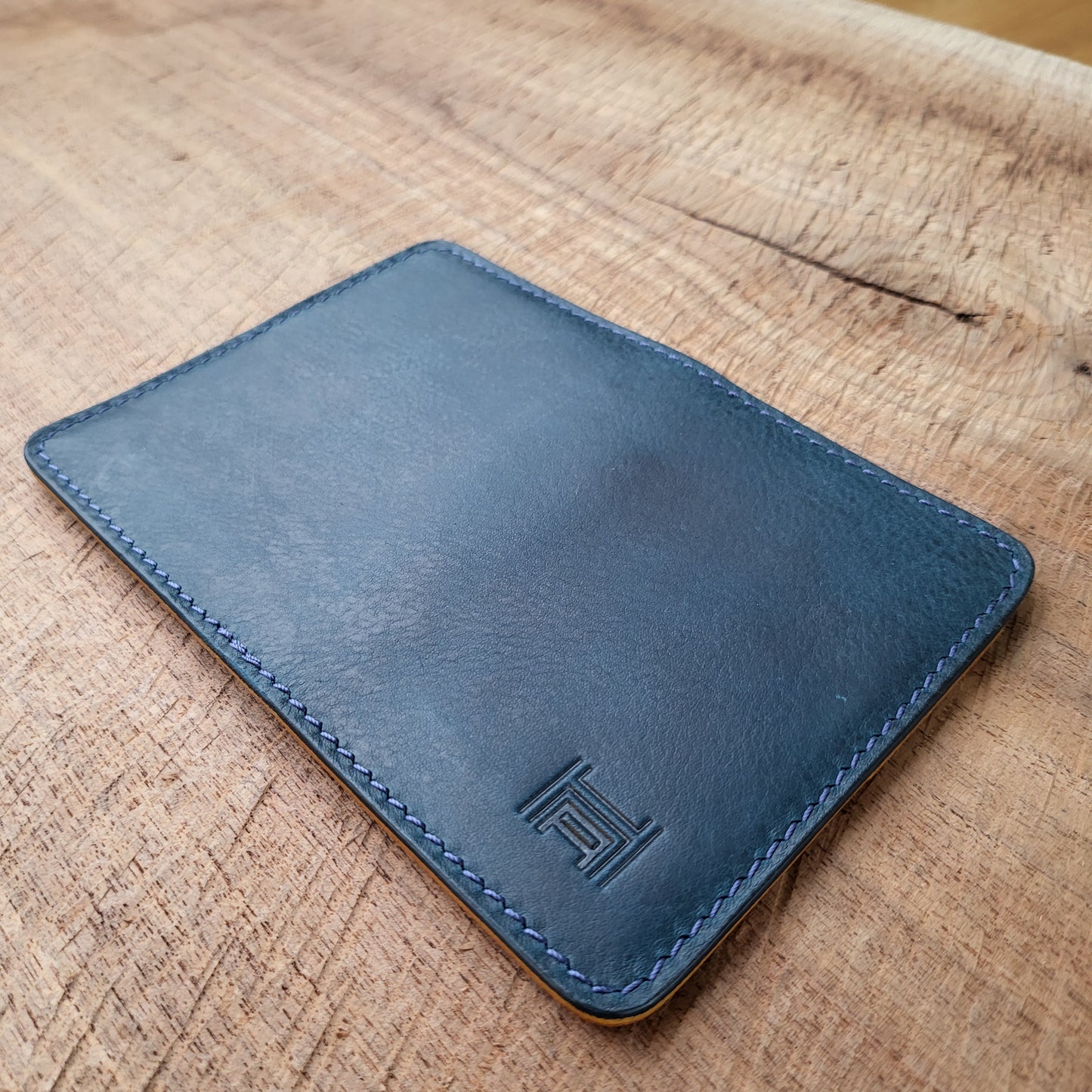 Vertical Curved Cross Card Wallet
