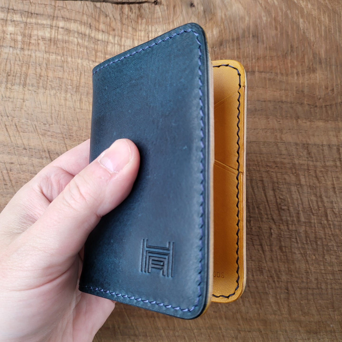Vertical Curved Cross Card Wallet