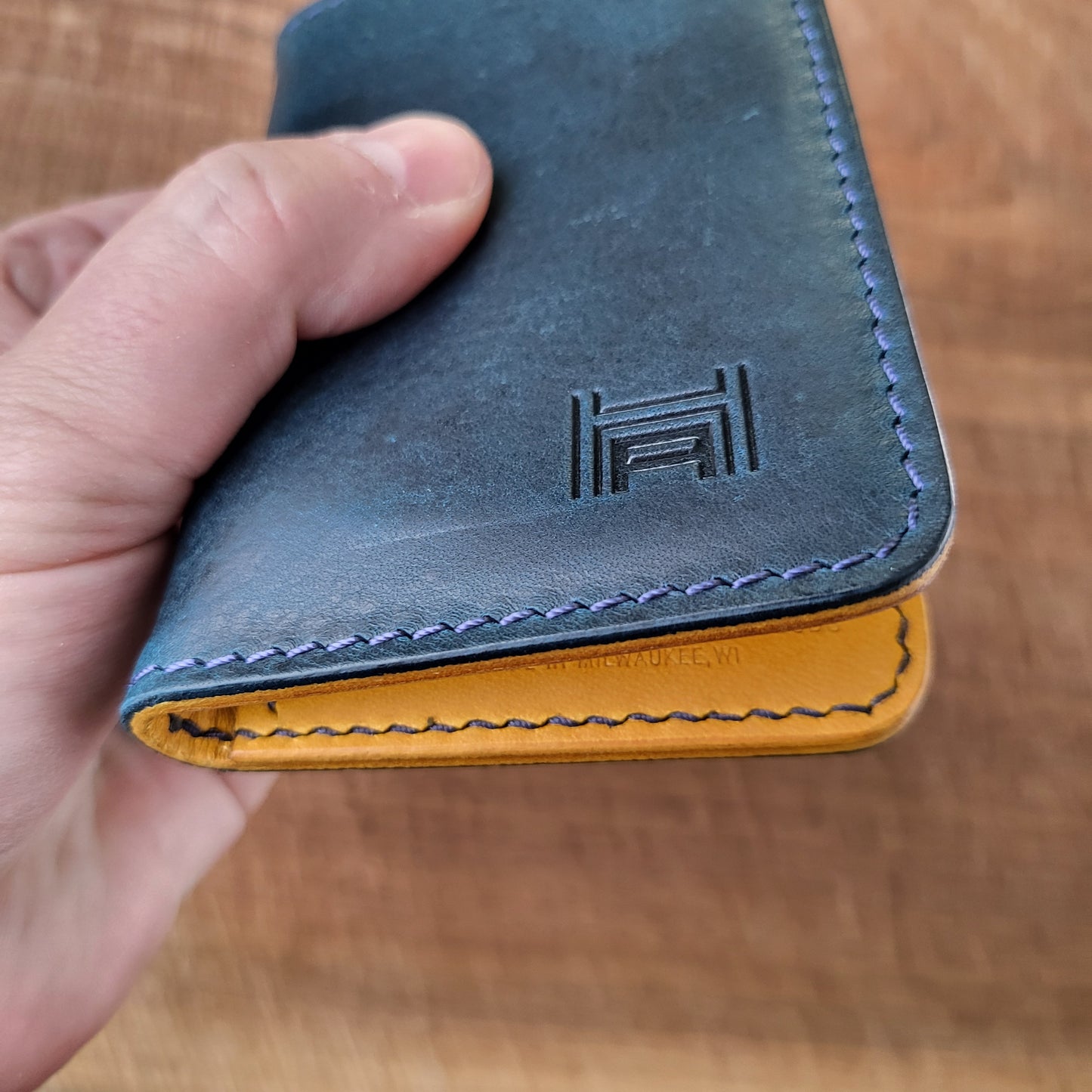 Vertical Curved Cross Card Wallet